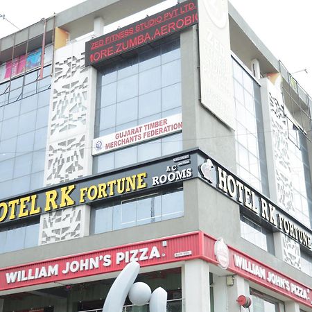 Hotel Rk Fortune Ahmadábád Kültér fotó
