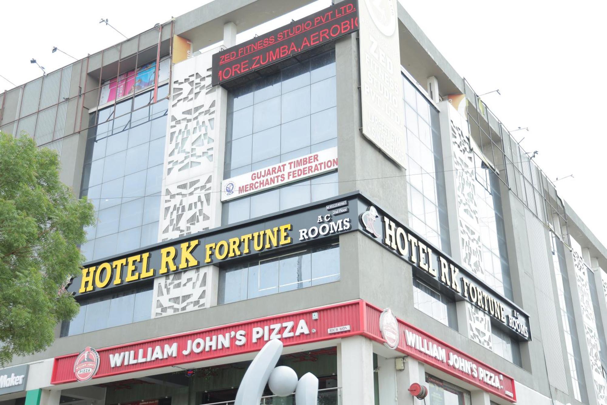 Hotel Rk Fortune Ahmadábád Kültér fotó